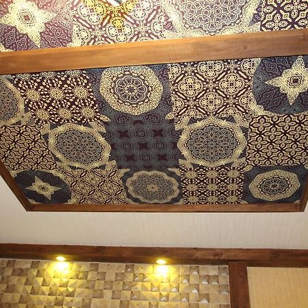 Delphin Guest House Бишкек Экстерьер фото