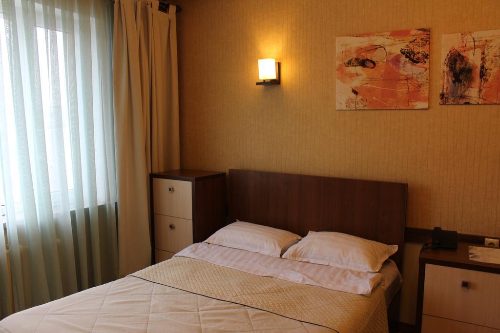 Delphin Guest House Бишкек Номер фото