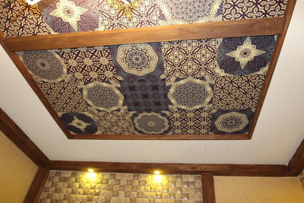 Delphin Guest House Бишкек Экстерьер фото