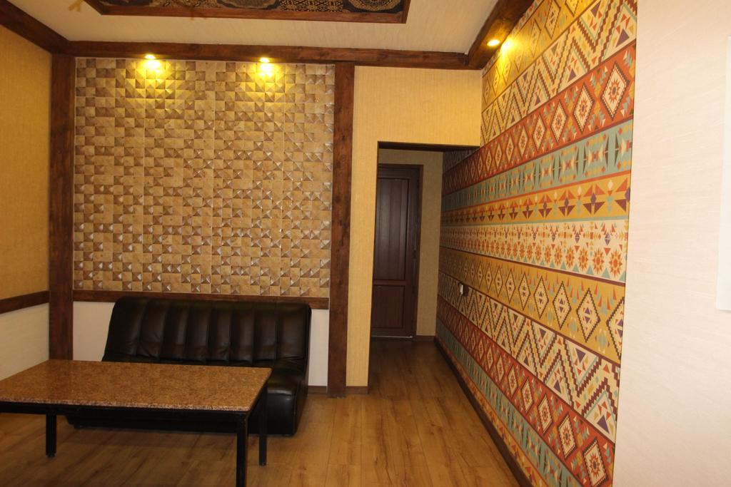 Delphin Guest House Бишкек Экстерьер фото